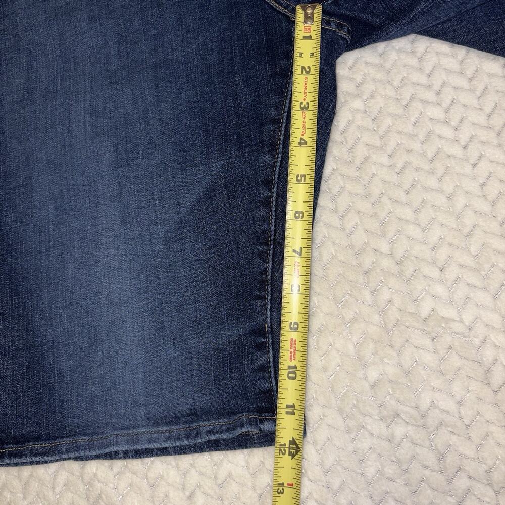 Levis Classic Bermuda Shorts Womens 34 Blue Dark Wash Stretch Denim 12" Inseam - Picture 8 of 9